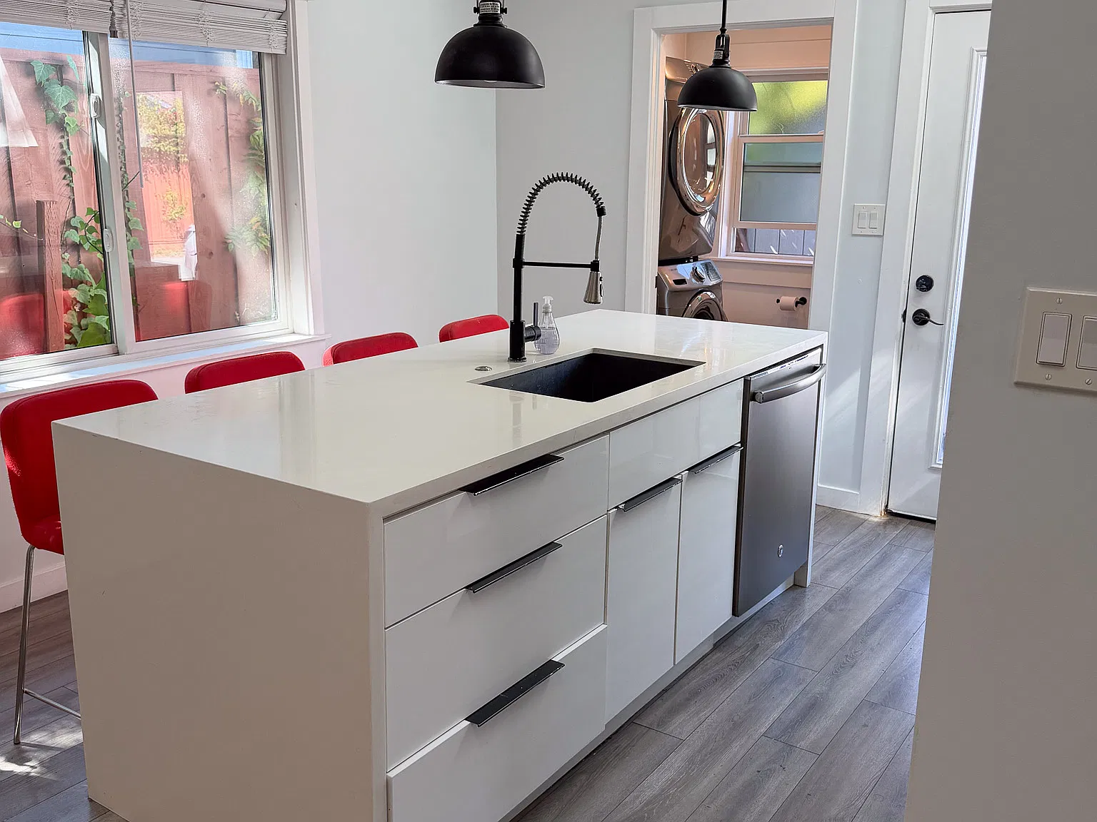 2 bed, 1.5 bath, 720 sqft, $3,800 — Photo 4