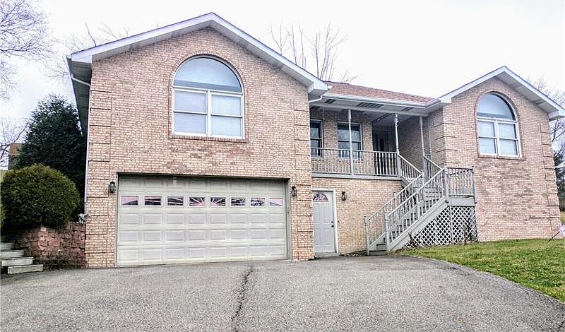 1st image of 205 Veneze Dr
