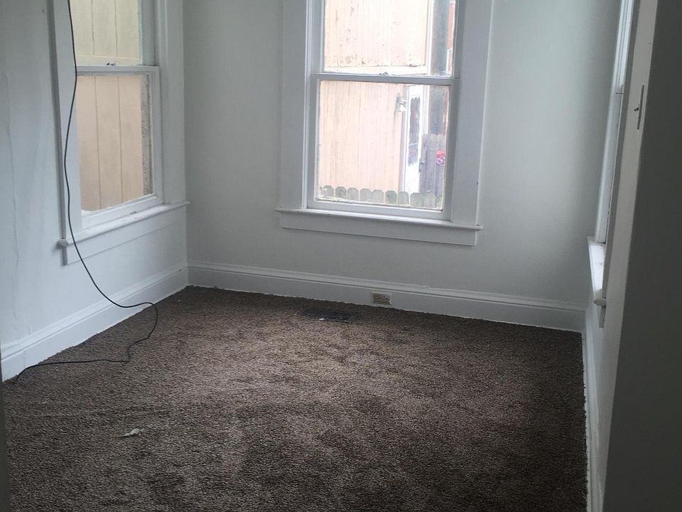 1st image of 117 Western Ave