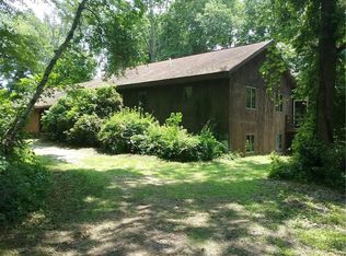 57 Angell Ln, Scituate, RI 02857