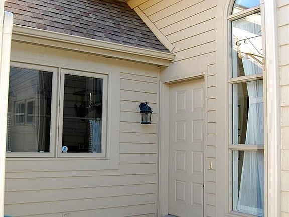 2nd image of 115 Ponds View Dr
