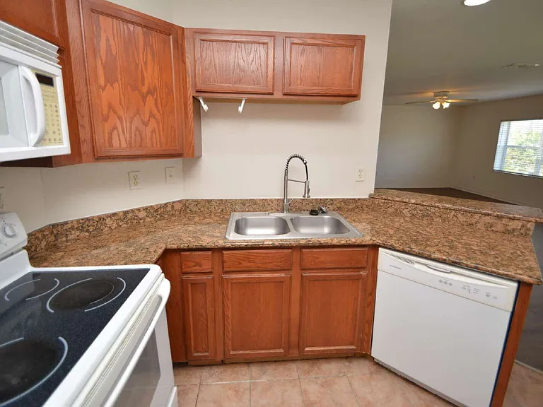 4600 E Moody Blvd #4H — Photo 14