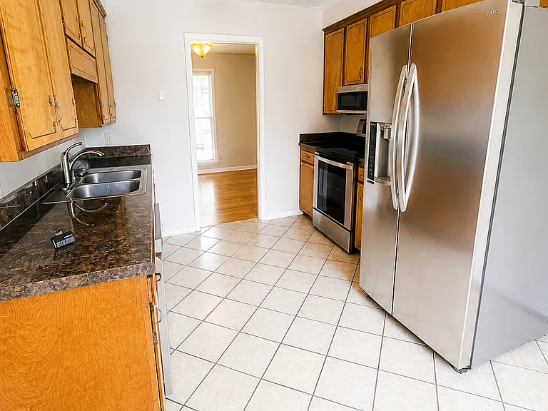 208 Inway Dr — Photo 4