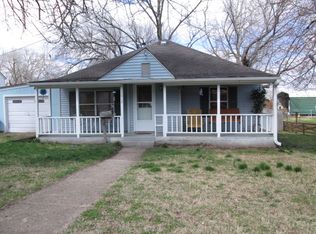 1013 Renfrow St, West Plains, MO 65775