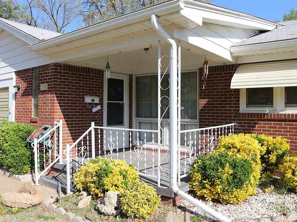 Front porch on house