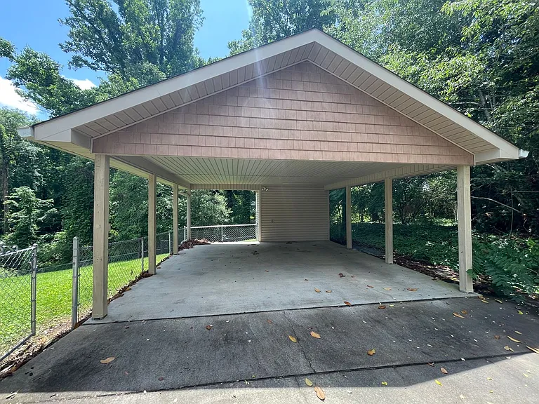 105 Norman Ln — Photo 23