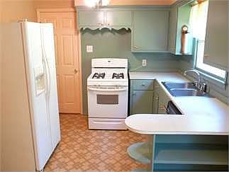 2nd image of 106 N 14th St