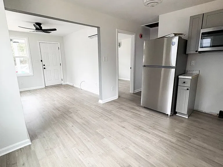 215 Andy St — Photo 8