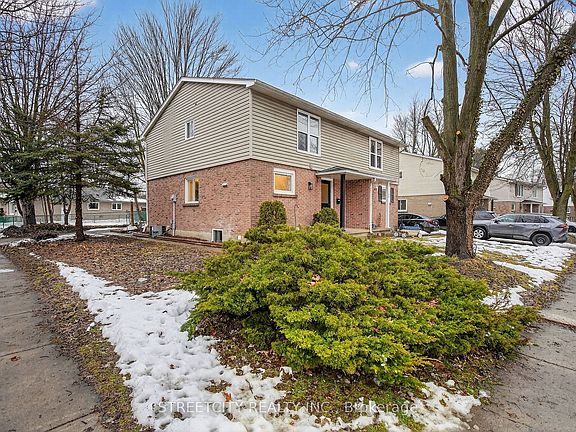 2nd image of 137 Monmore Rd