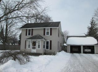 119 Dallas St, Colon, MI 49040