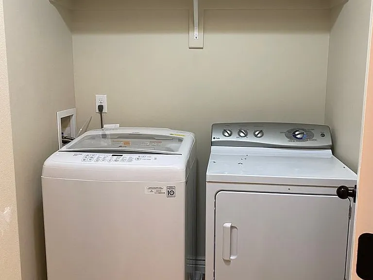 555 Countryside Ave — Photo 21