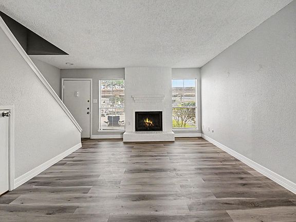 4th image of 3919 Fairmont Pkwy APT 113