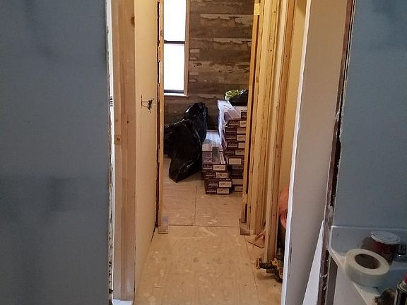 5th image of 1729 Caton Ave APT A6