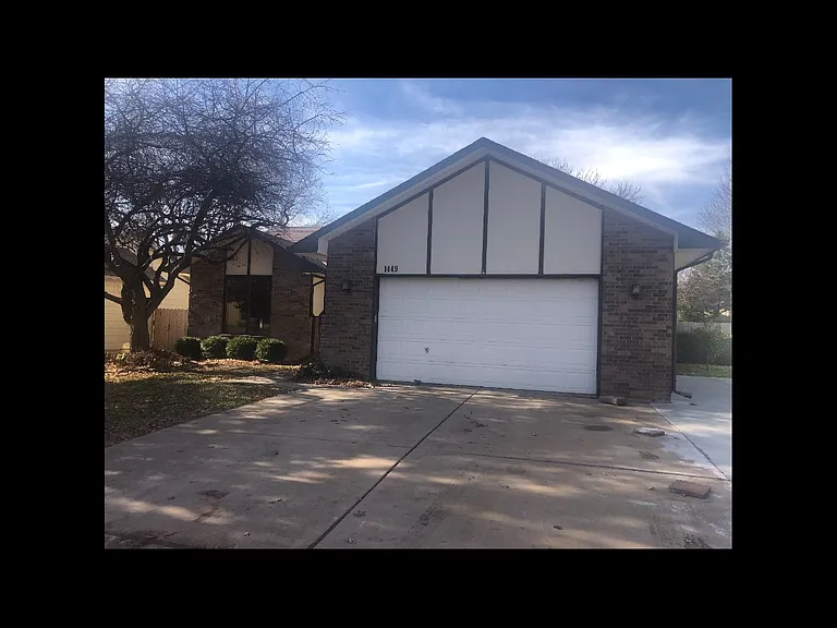 1449 N Judith St — Photo 2