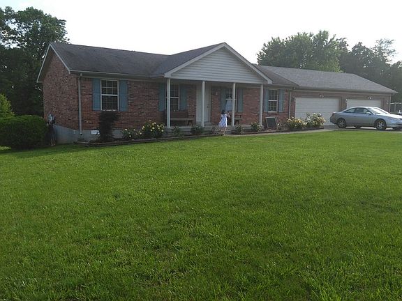 Cute 3 bedroom 2 bath w/ attached garage