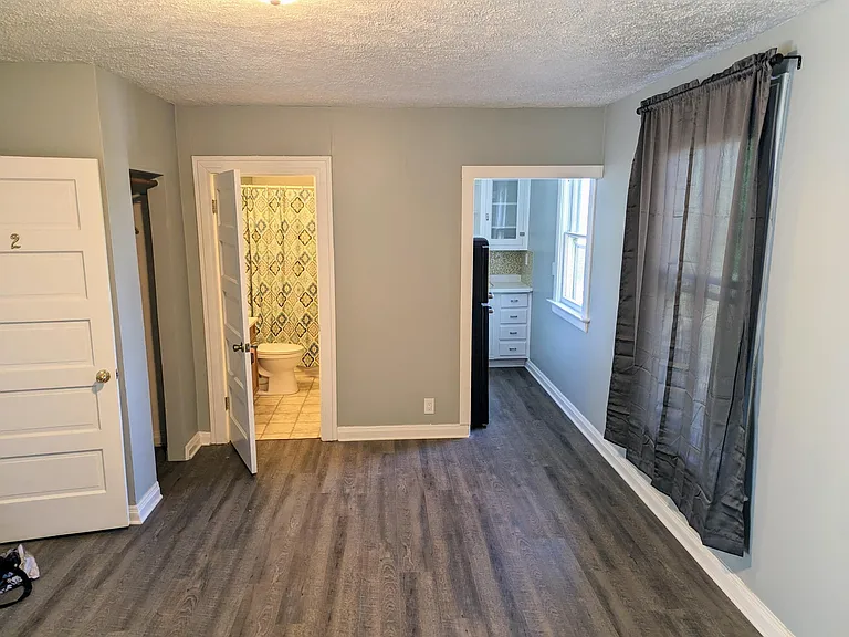 110 W Onota St #2 — Photo 1