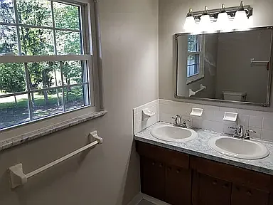 hall bathroom shower and tub