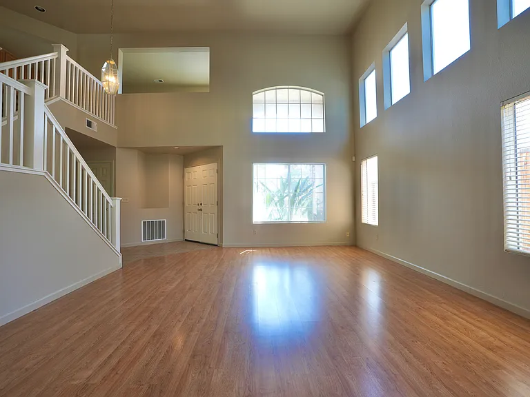 2625 Monroe St — Photo 9