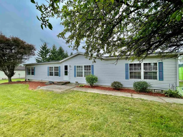 2048 S Lone Pine Rd, Columbia City, IN 46725
