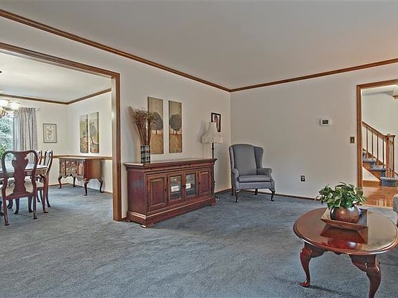 5th image of 87 Village Dr