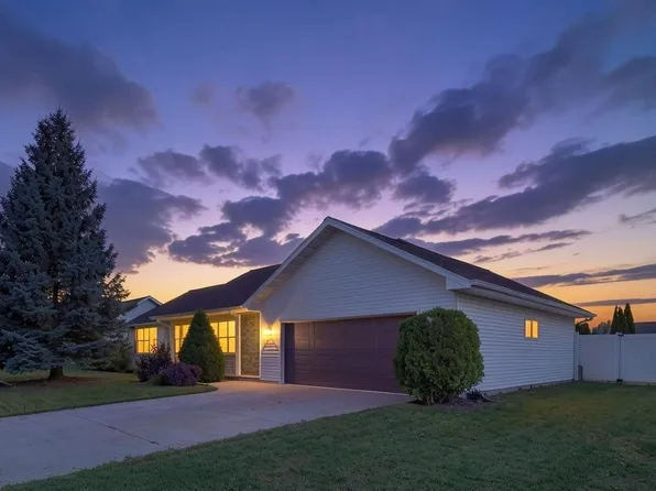 1756 Lemon Ln, De Pere, WI 54115