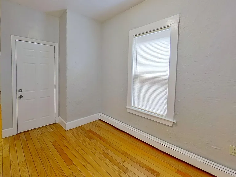 192 Adams St #3 — Photo 6