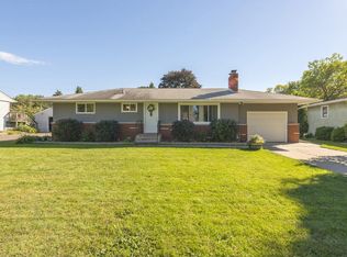 2192 Mohawk Rd E, North Saint Paul, MN 55109