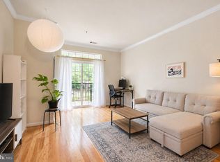 2465 Army Navy Dr #1-101, Arlington, VA 22206