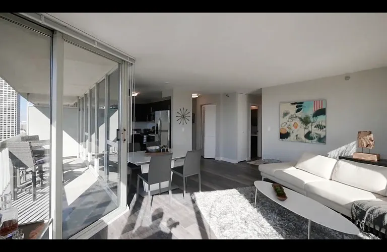 40 E Delaware Pl — Photo 8