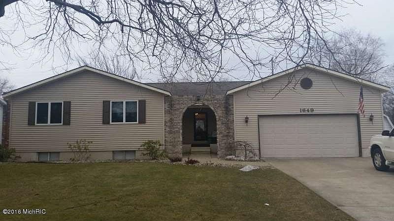 1st image of 1649 Woodside Dr