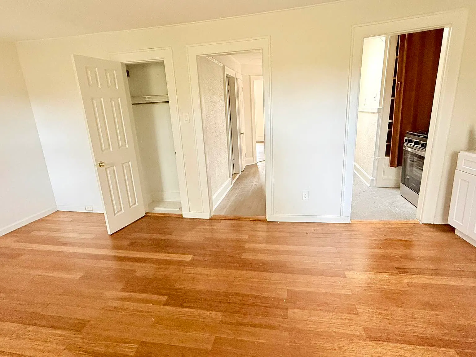 24-12 21st Avenue — Photo 2