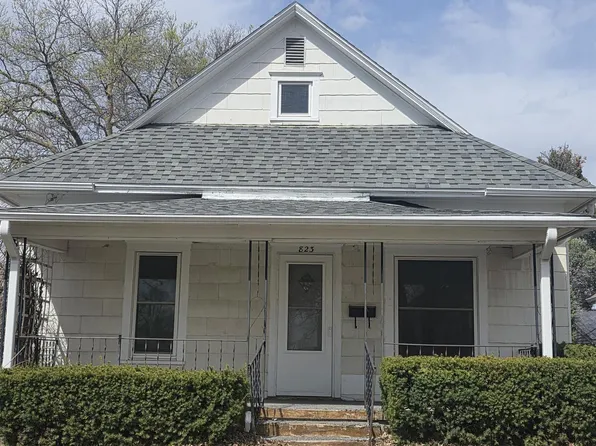 823 8th St, Fairbury, NE 68352