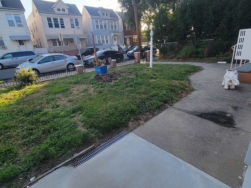 2nd image of 208 McAdoo Ave Floor 1