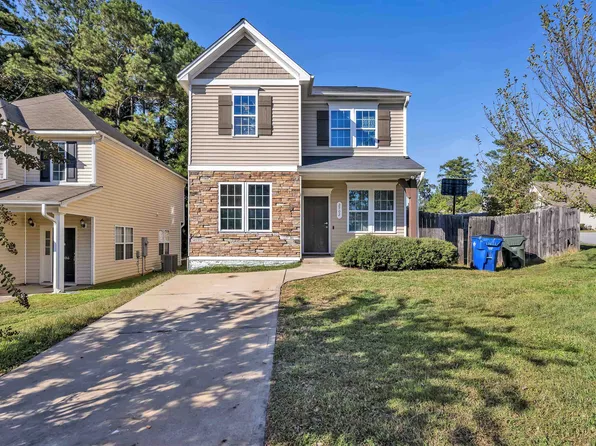 2702 Erinridge Rd, Raleigh, NC 27610