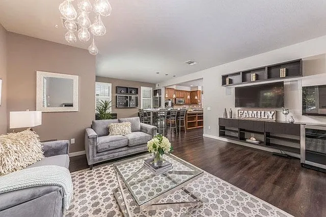 4 bed, 2430 sqft, $1,799 — Photo 4