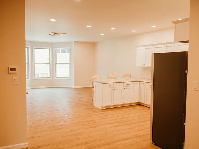 212 Main St #2 — Photo 9
