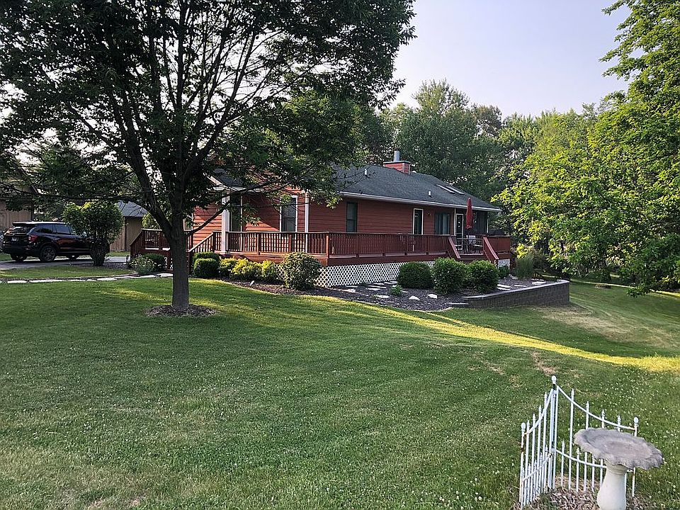 2nd image of 1464 Lakeview Rd N