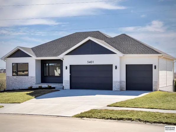 5401 N 205th St, Elkhorn, NE 68022