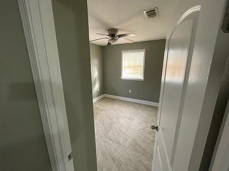 2764 Colony Ct — Photo 11