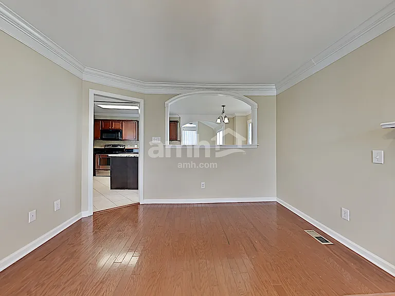 6013 Gallant Ln — Photo 6