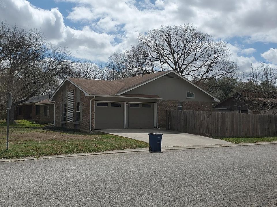1st image of 304 Cardinal Dr