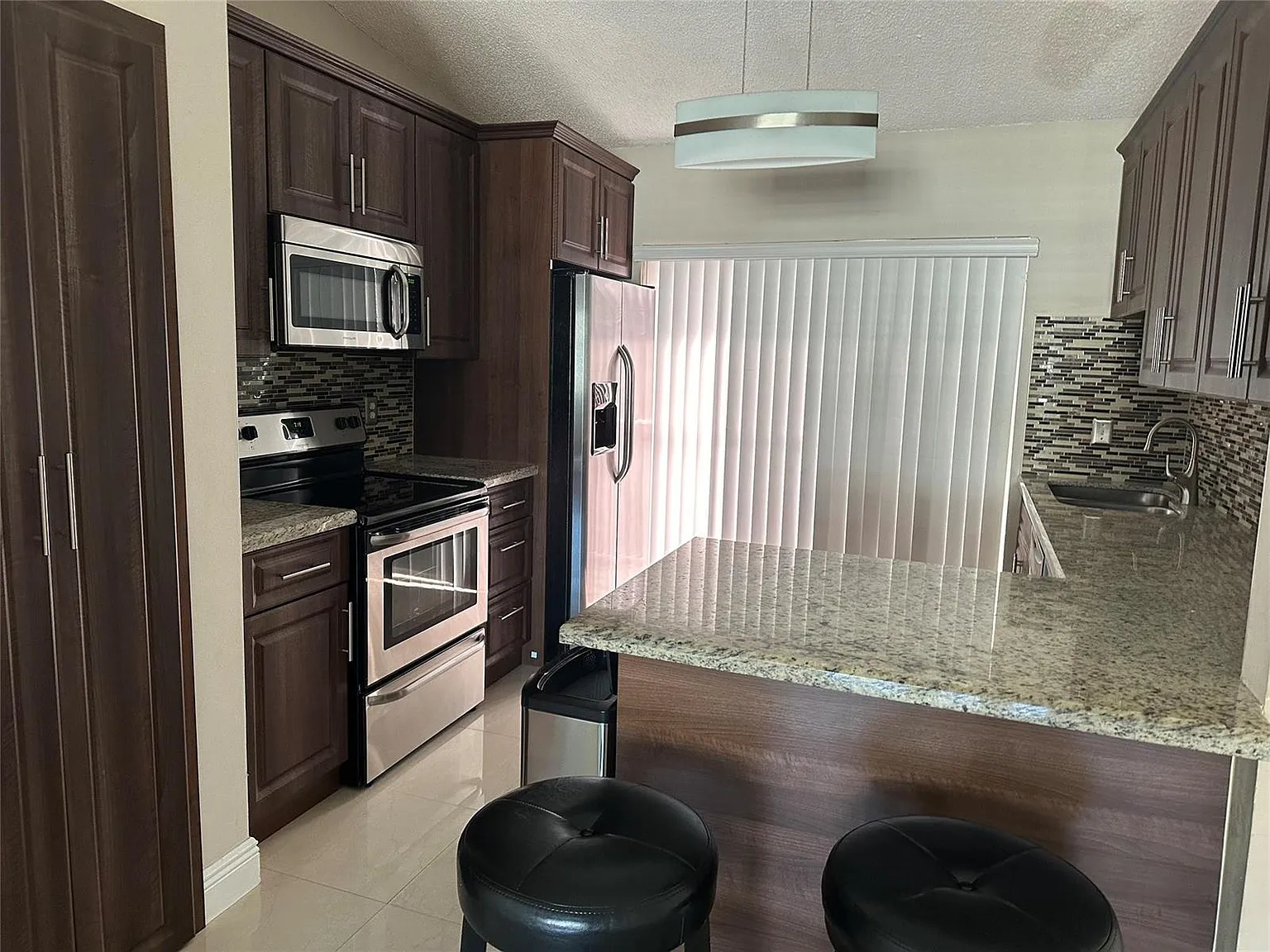 7070 NW 173rd Dr — Photo 4