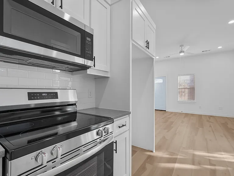 2217 Sayle St #B — Photo 7