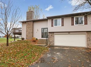 9408 Kingsview Ln N, Maple Grove, MN 55369