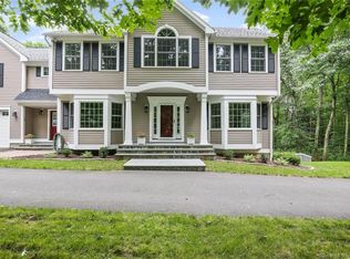 2 Scott Rd, Oxford, CT 06478