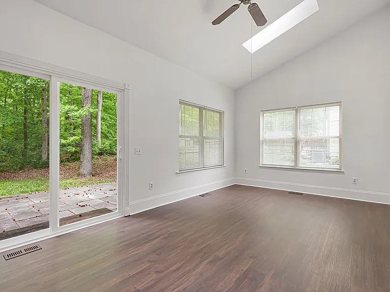 240 Timber Knoll Dr — Photo 27