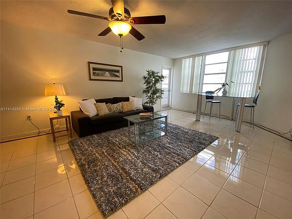 3rd image of 2750 NE 183rd St APT 1812
