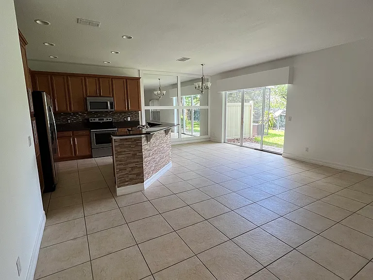 10411 Belfry Cir — Photo 39