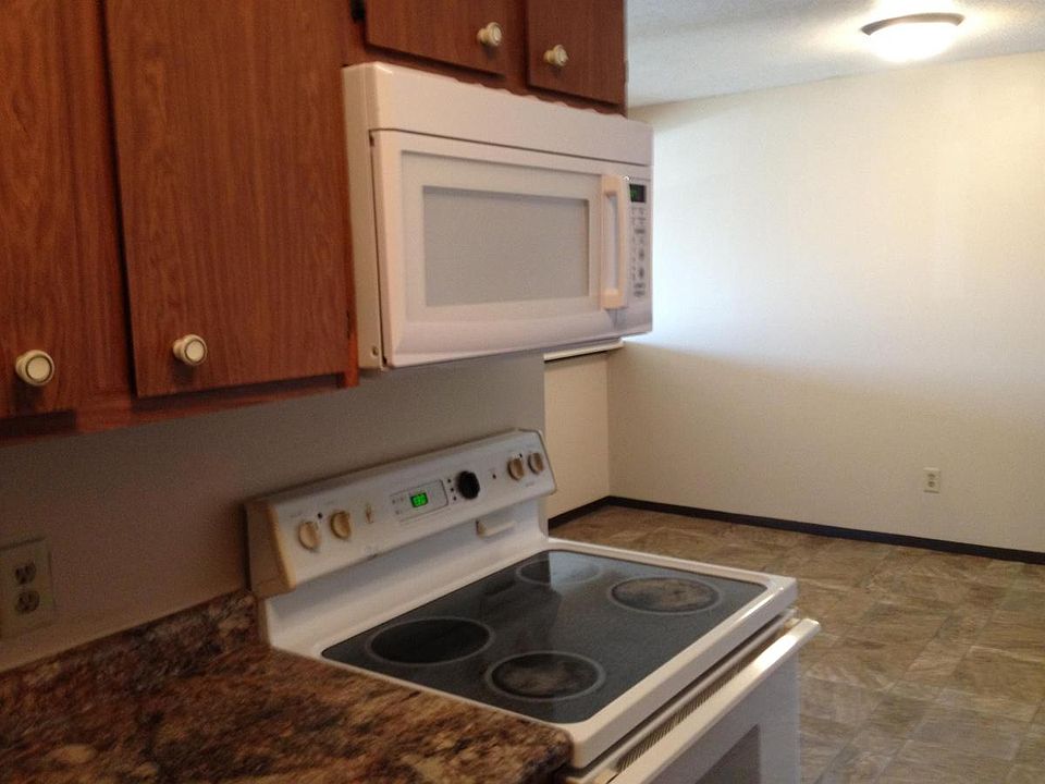 1st image of 3600 E 6th St APT 102