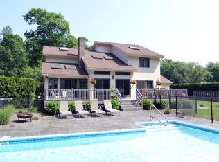 68 Timber Dr, East Longmeadow, MA 01028